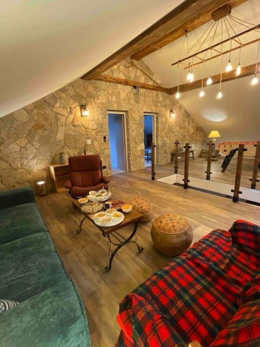 Gite Confort 15 Couchages, Vue Panoramique Montagne Hautes Alpes, Terrasses Embrun Extérieur photo
