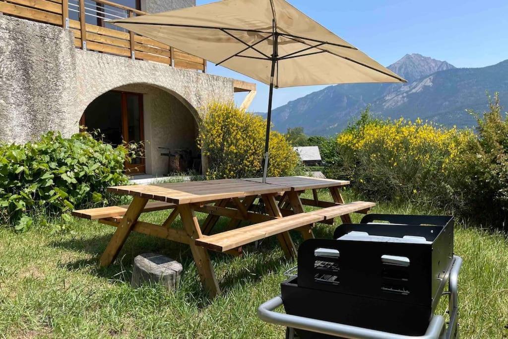 Gite Confort 15 Couchages, Vue Panoramique Montagne Hautes Alpes, Terrasses Embrun Extérieur photo